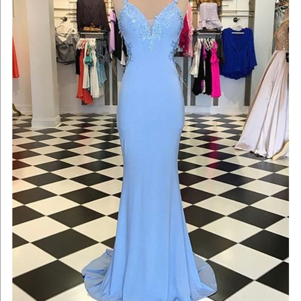 Prom dress never worn size 0 in BLACK